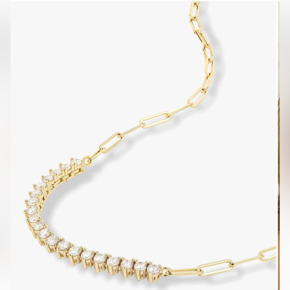 Elegant Gold Necklace with Diamondettes - Picture 3 of 16